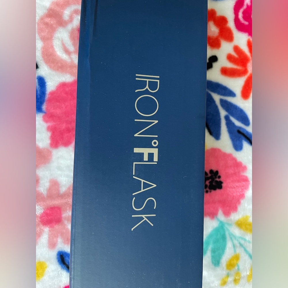 Brand NEW Iron Flask 32oz Insulated Water Bottle – Blue – With Box